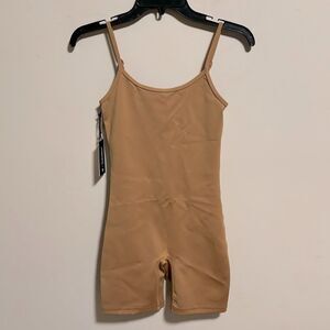 NWT TNA Aritzia TnaGLOSS™ Rhythm 7" Romper in Caramelized Brown- Size Small